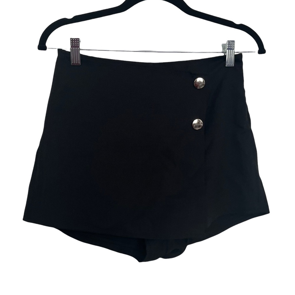 NWT A’gaci Megan button origami black skort size small